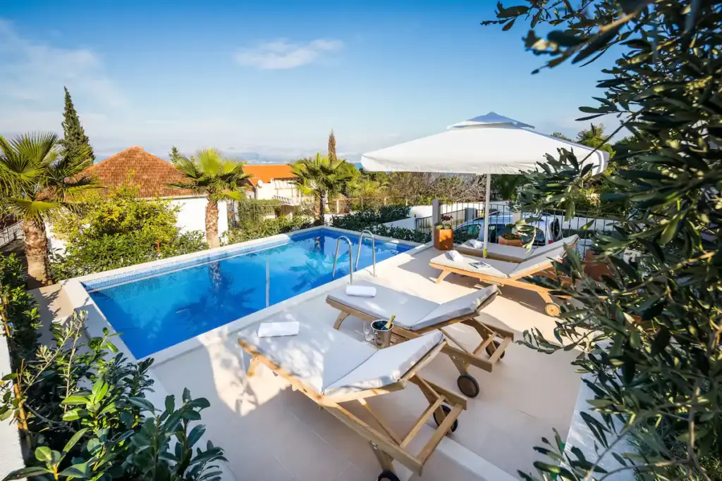 ba61bddb-e837-4d53-872b-ae6fcd0e1d9a